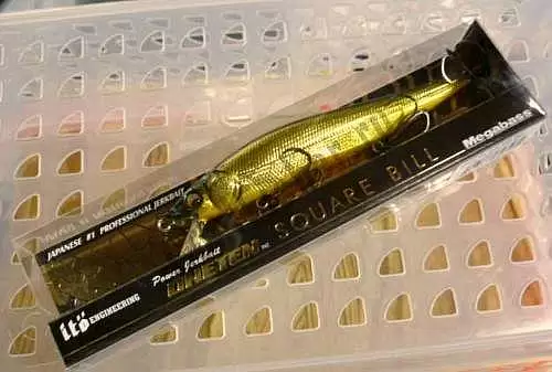 Воблер Megabass Oneten Square Bill m champagne kinkuro ll